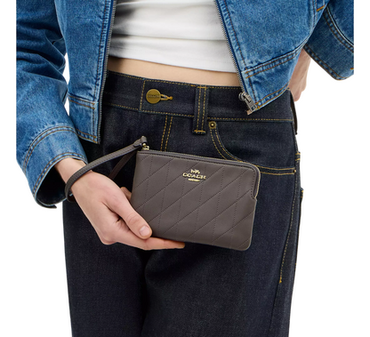 Monedero Coach Corner Zip Wristlet With Quilting Slate