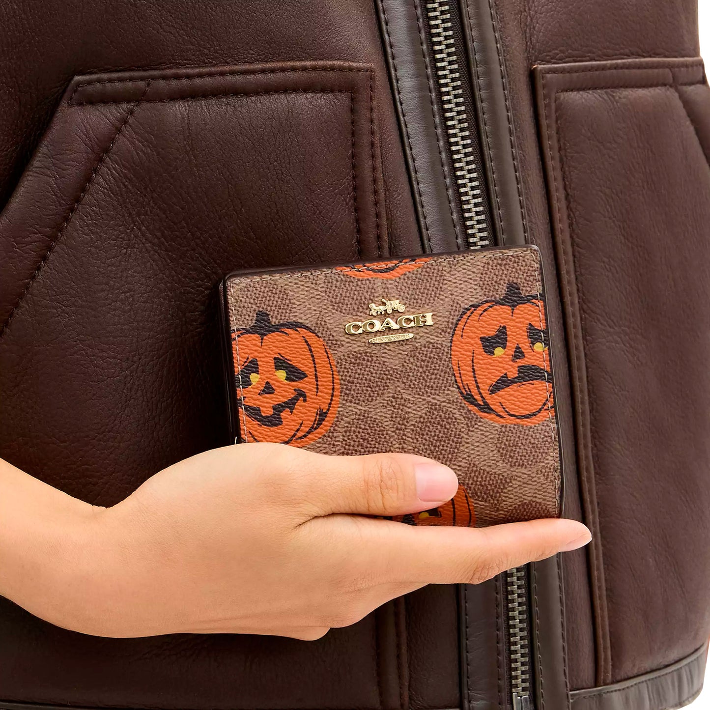 Cartera Coach Snap Wallet Signature Canvas With Halloween Print Tan Multi