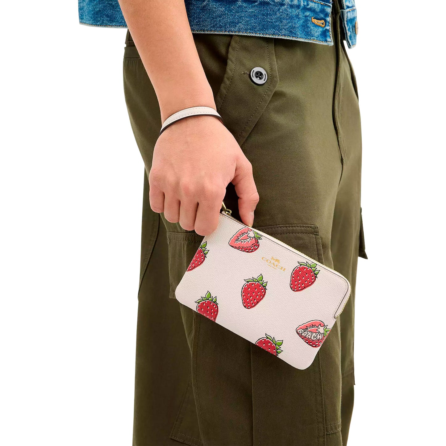 Cartera Coach Corner Zip Wristlet With Strawberry Print Chalk Multi