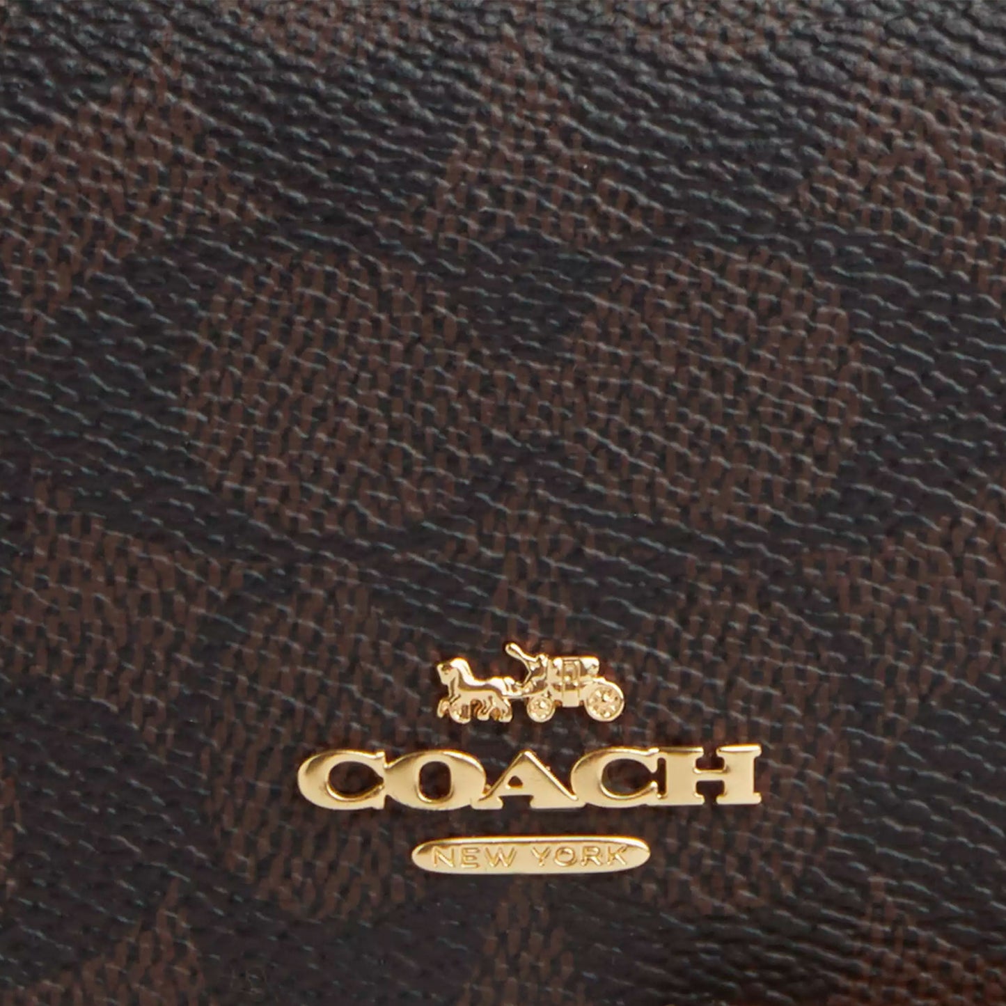 Bolsa Coach Mini Wallet On A Chain In Signature Canvas Walnut Black