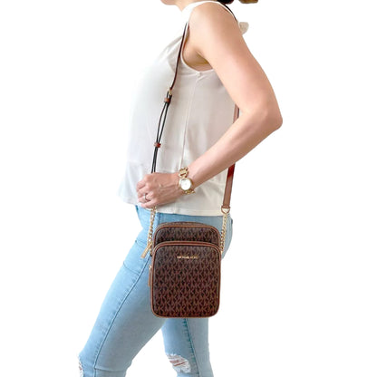 Bolsa Michael Kors Jet Set Travel Medium Logo Crossbody Brown