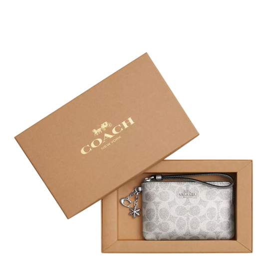 Monedero Coach Boxed Corner Zip Wristlet In Signature Canvas With Charms Silver