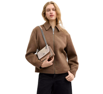 Bolsa Coach Mini Klare Crossbody Bag In Signature Canvas Sand Taupe
